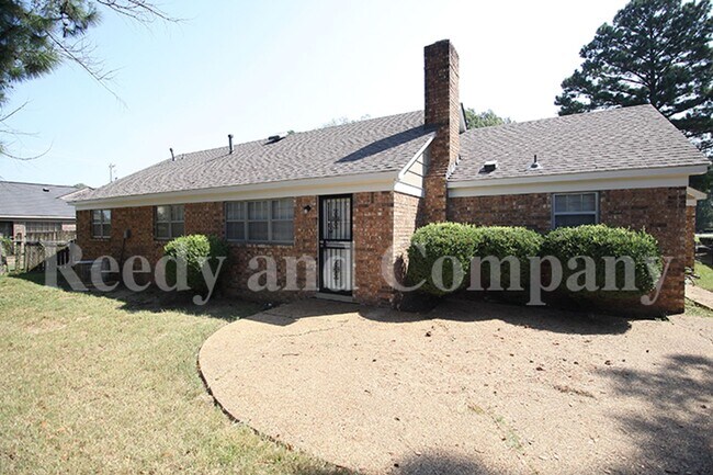 Building Photo - 3235 Fox Chase Dr