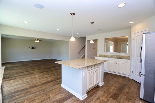 Building Photo - 3680 Moseley Dr