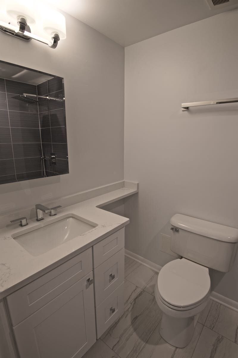 Master bathroom - 1250 Park Ave W