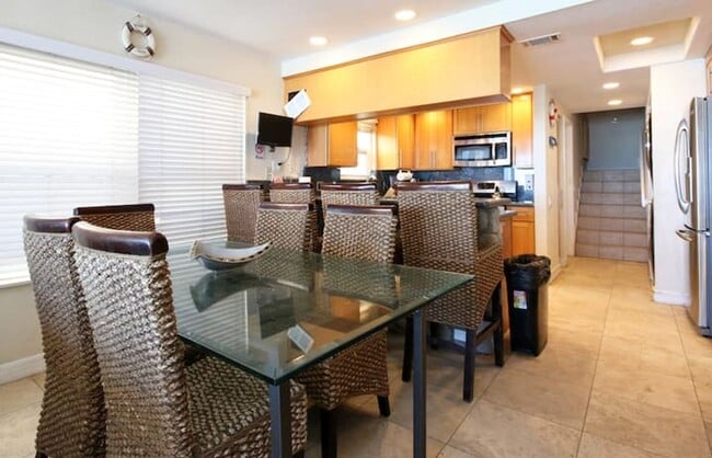 Building Photo - Beach front big duplex. Gustavo Lopez AMSI