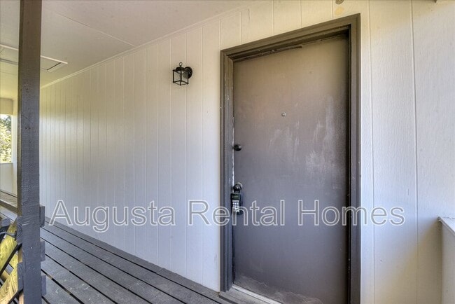 Building Photo - 325 B Verdery Drive