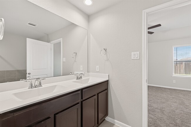 Building Photo - 7558 Highland Chase Dr