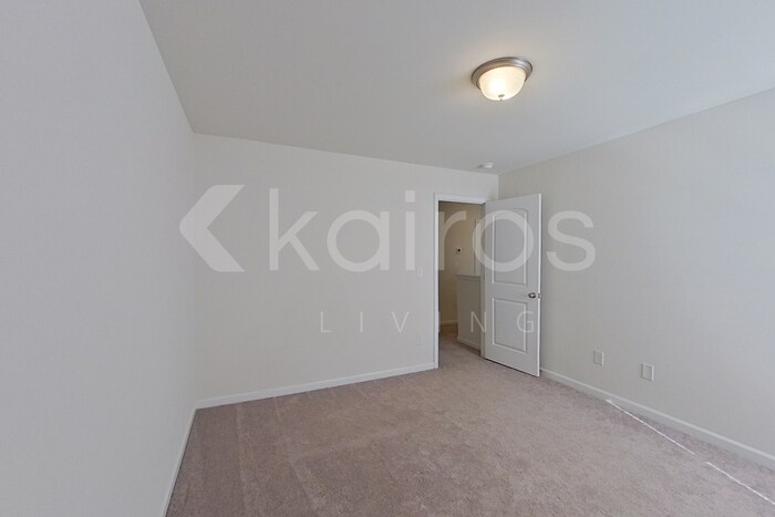 Building Photo - 2051 Country Pl