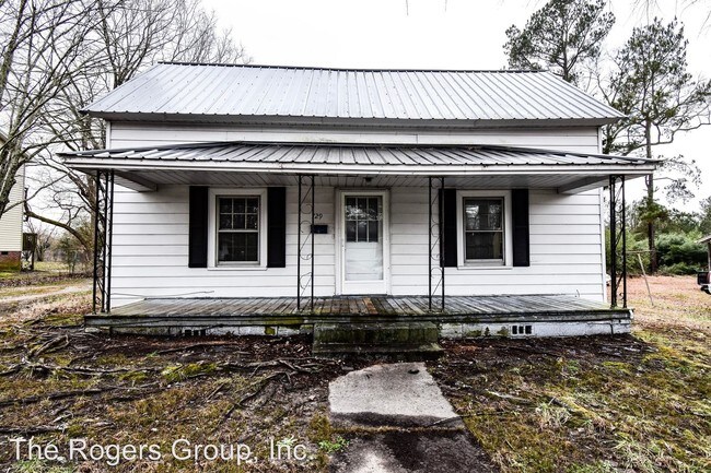 Primary Photo - 3 br, 1 bath House - 729 Baker St
