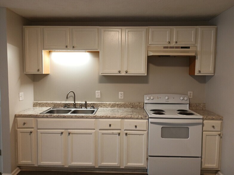 Building Photo - 263 Tinker Hill Cv