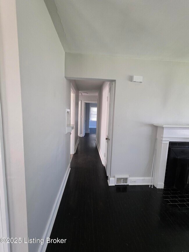 Building Photo - 4320 Norbourne Blvd