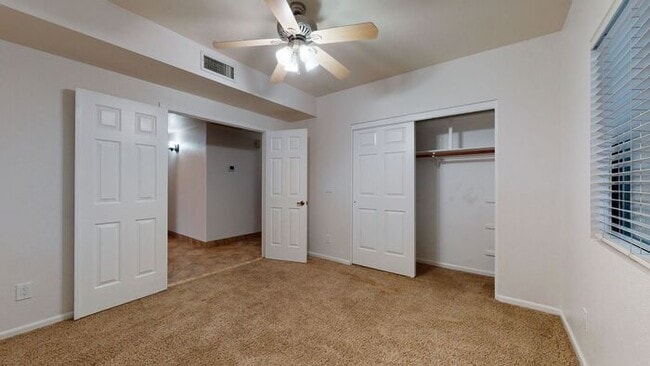 Building Photo - Very nice single level home