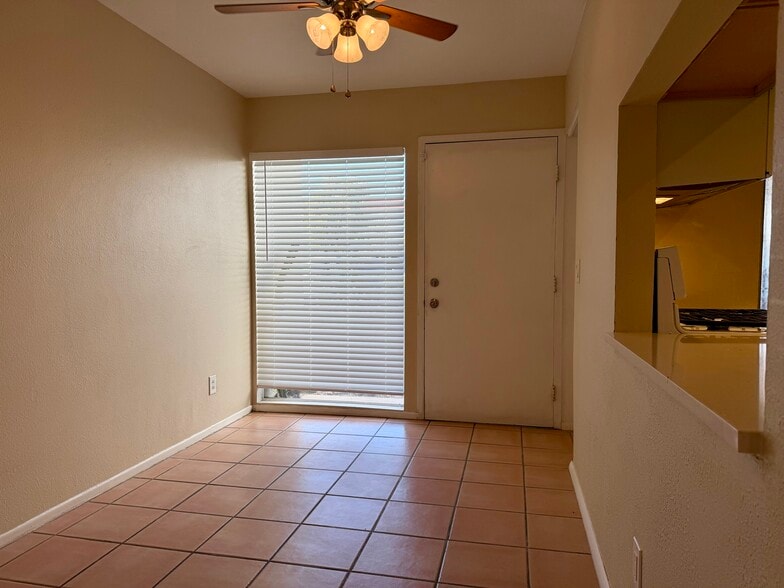 Building Photo - 2755 W Anklam Rd