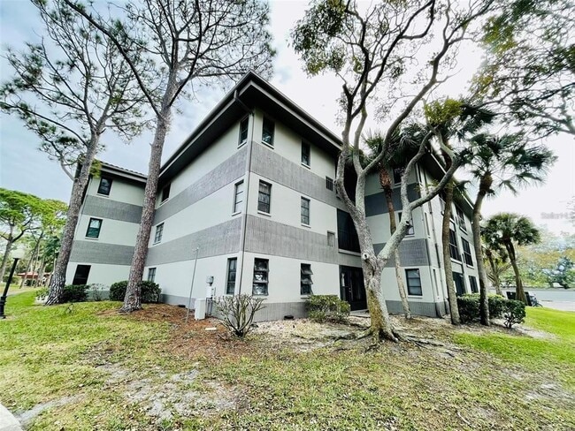 Building Photo - 2650 Countryside Blvd