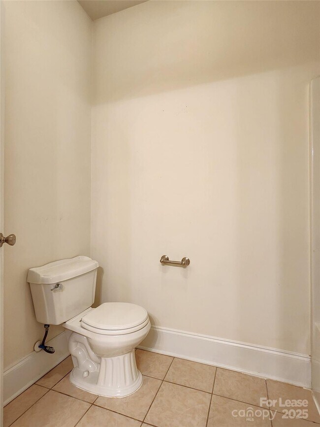 Building Photo - 5524 Strabane Dr