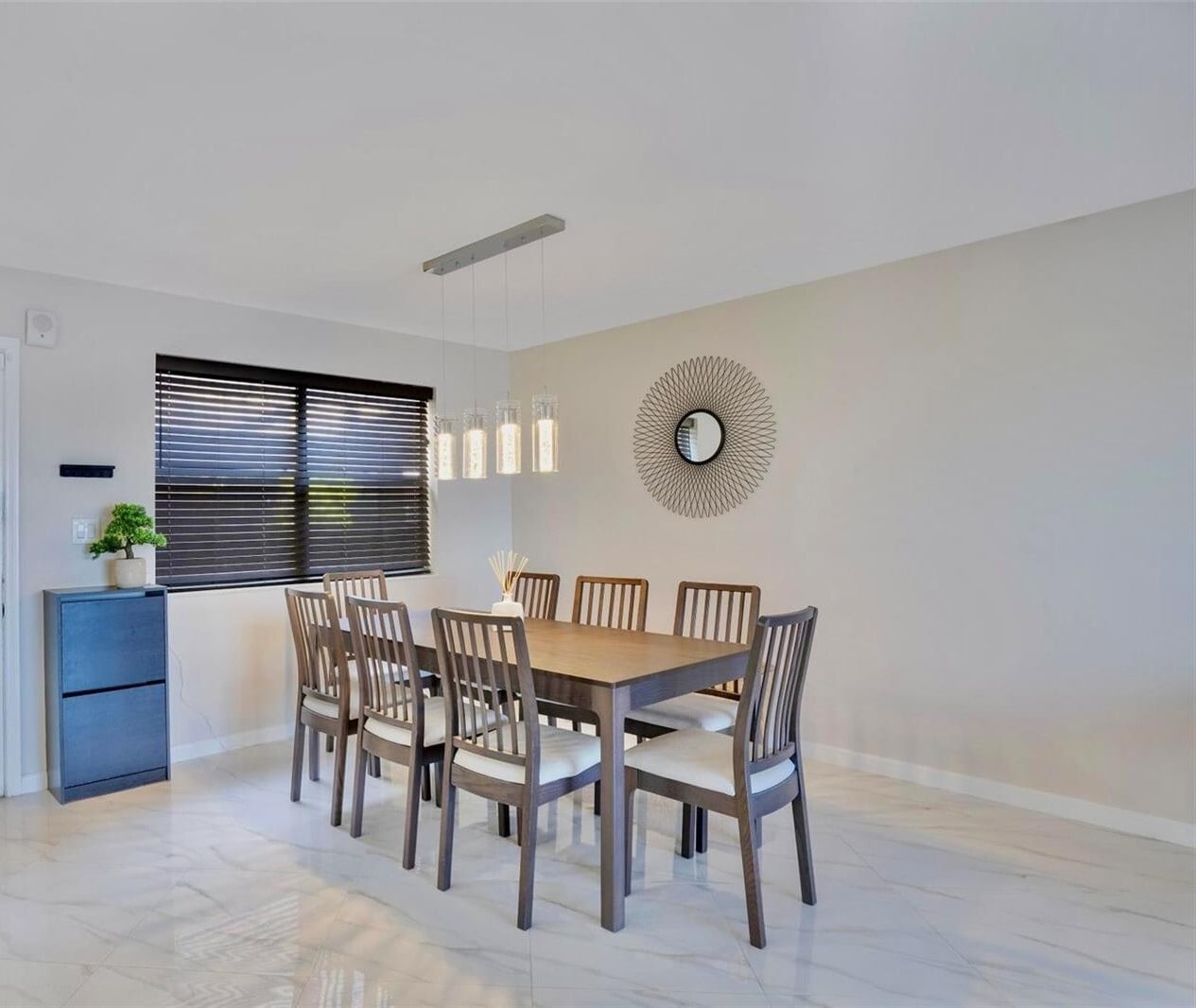 Building Photo - 605 Ives Dairy Rd