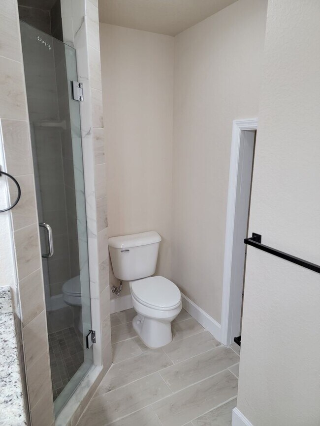 Building Photo - BRAND NEW 3/2 Townhome in Lakeside!!!!