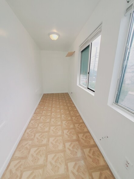 Building Photo - 162 Lockwood Ave