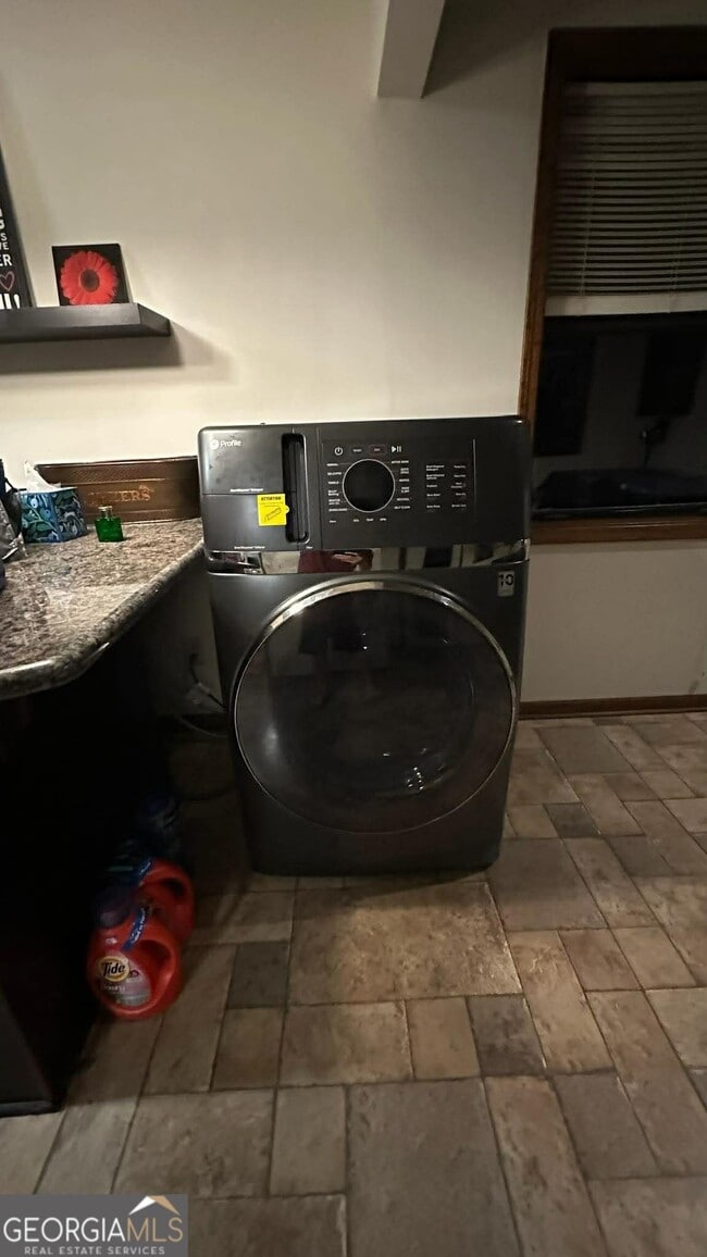 Building Photo - 3966 N Indian Cir NW