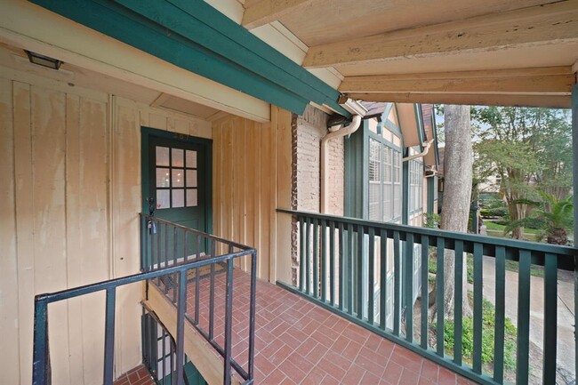 Building Photo - 8285 Kingsbrook Rd