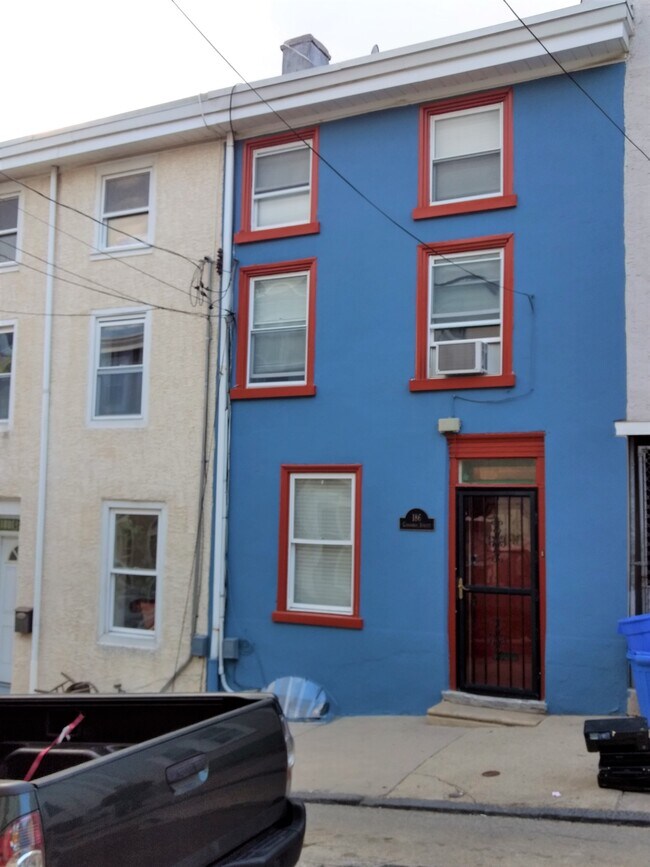 Primary Photo - 186 Conarroe St