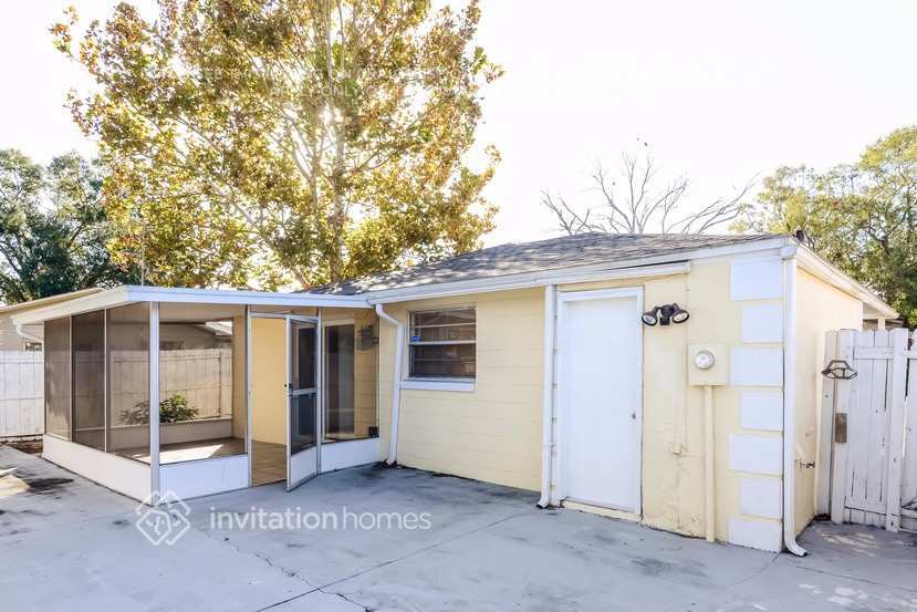 Building Photo - 6401 Bali Ct