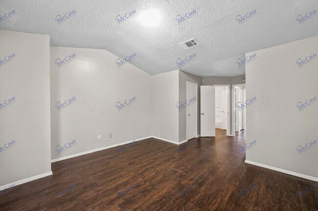 Building Photo - 2198 Aspen Dr