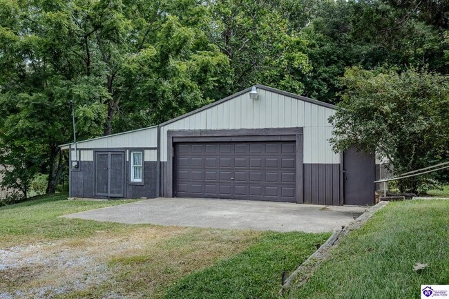 Building Photo - 343 Meadowview Dr