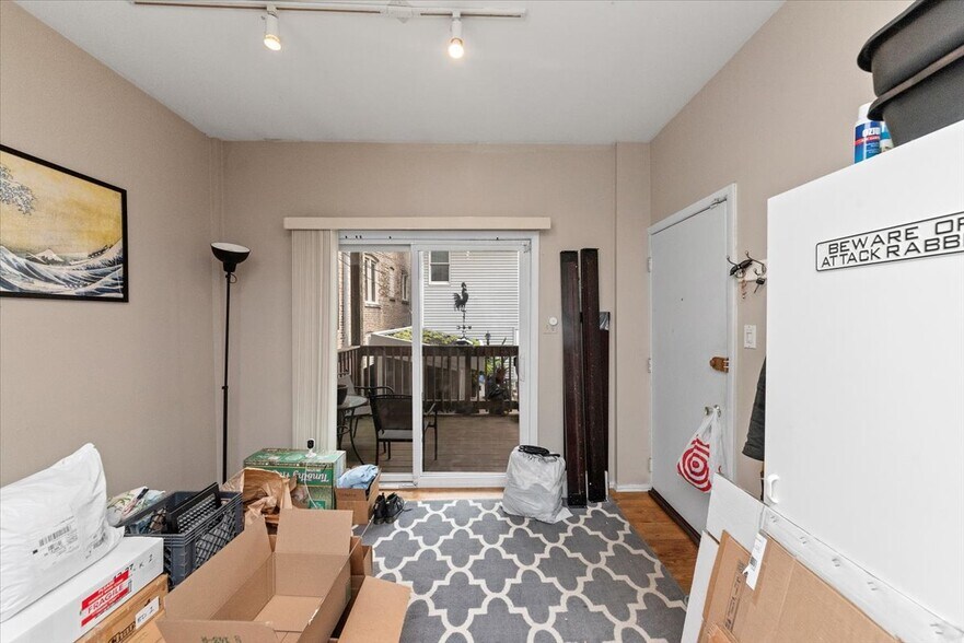 Building Photo - 4307 N Paulina St
