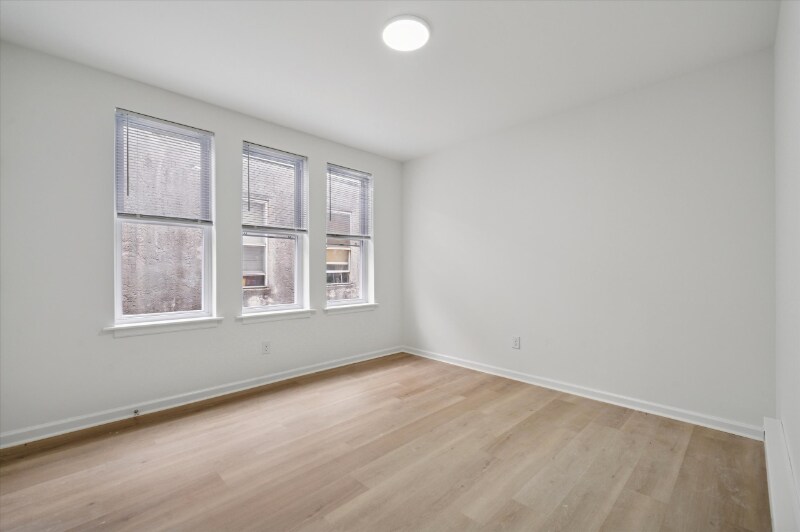 Building Photo - 5431 Walnut St