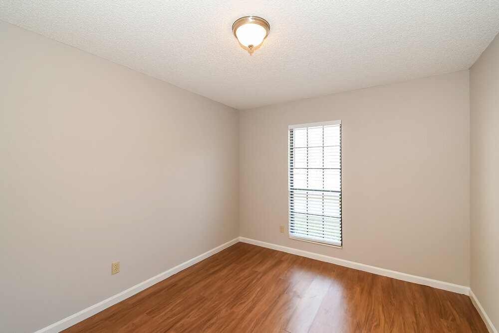 Building Photo - 3860 English Colony Dr S