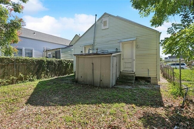 Building Photo - 2215 N Galvez St