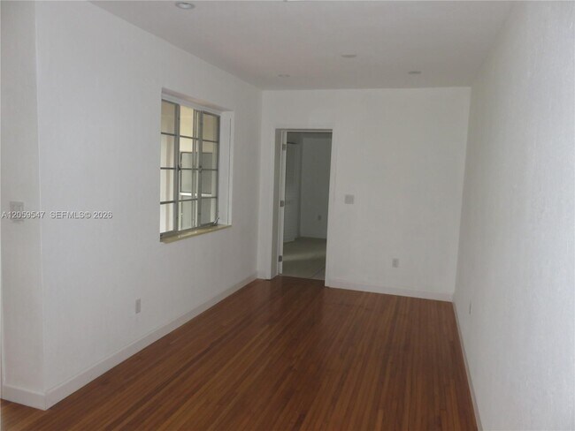 Building Photo - 5801 SW 28th St