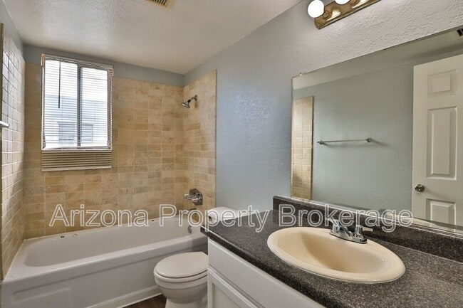 Building Photo - 6653 N 27th Ave