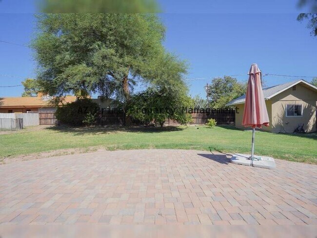 Building Photo - 6521 N 11th Ave
