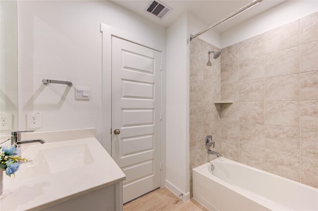 Building Photo - 1327 Via Sacra Dr
