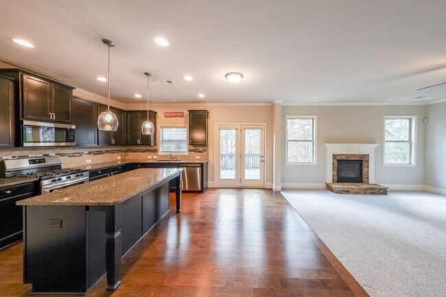 Building Photo - 408 After Glow Smt