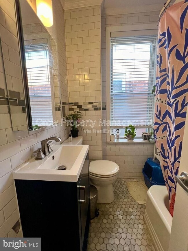 Building Photo - 2441 S Philip St