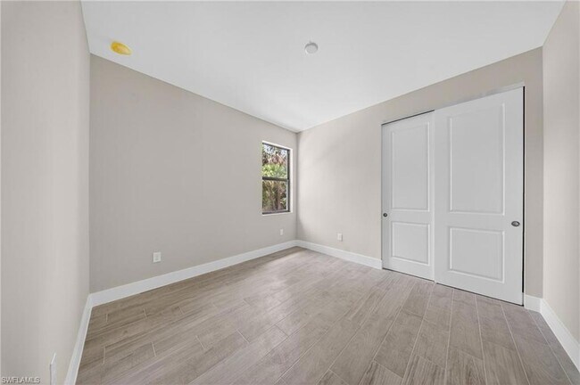 Building Photo - 1204 Moore Ave