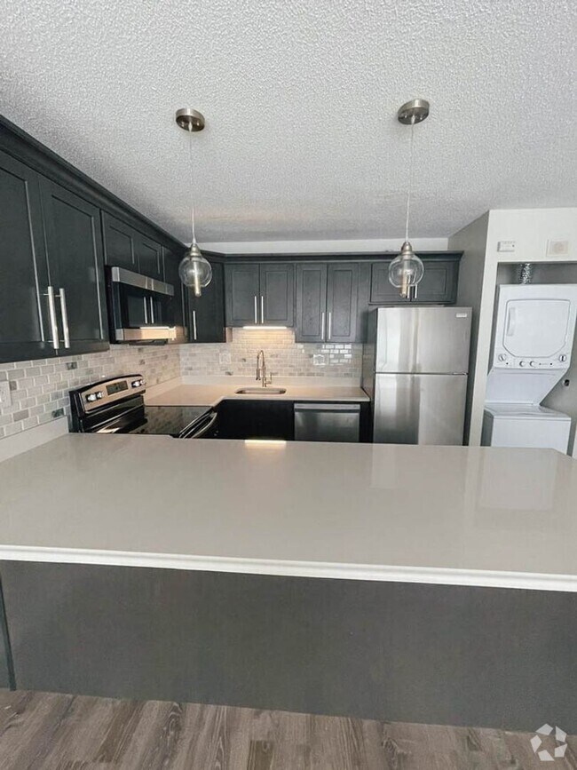Building Photo - Beautifully Renovated 1bd Condo