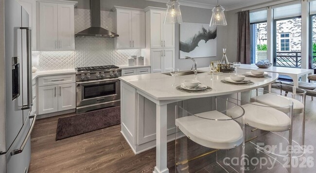 Building Photo - 2426 Vail Ave