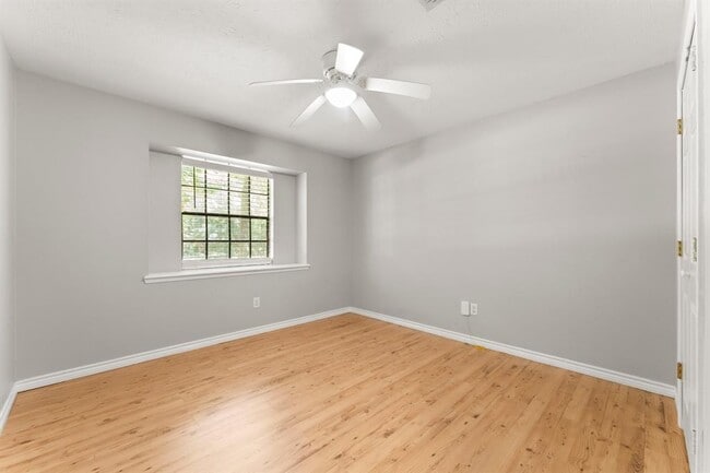 Building Photo - 25 Capewood Ct