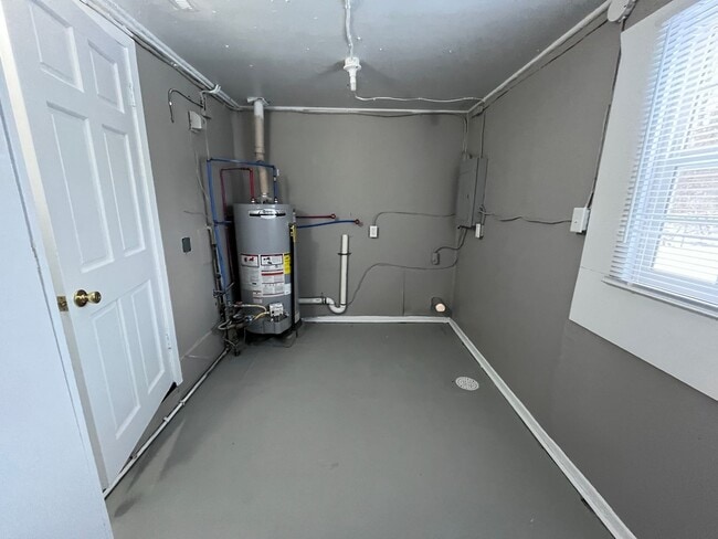 Building Photo - 2714 Manford St