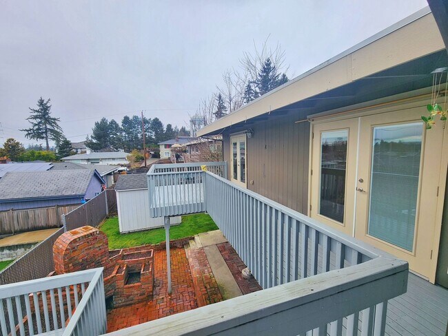 Building Photo - Beautiful 4 Bed 3 Bath Spacious Home in Renton