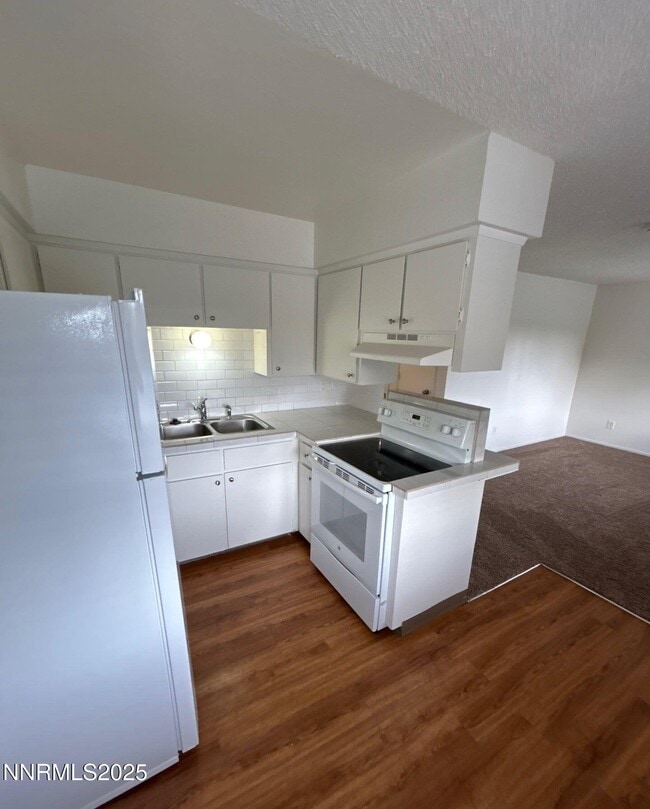 Building Photo - 901 Virbel Ln