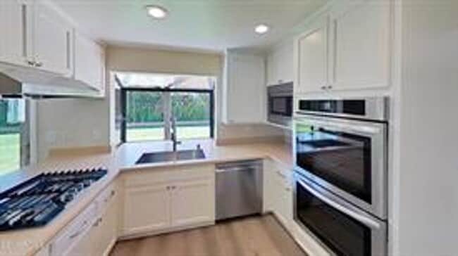 Building Photo - Tucked away on a quiet cul-de-sac in desirable Newbury Park 5+3 home