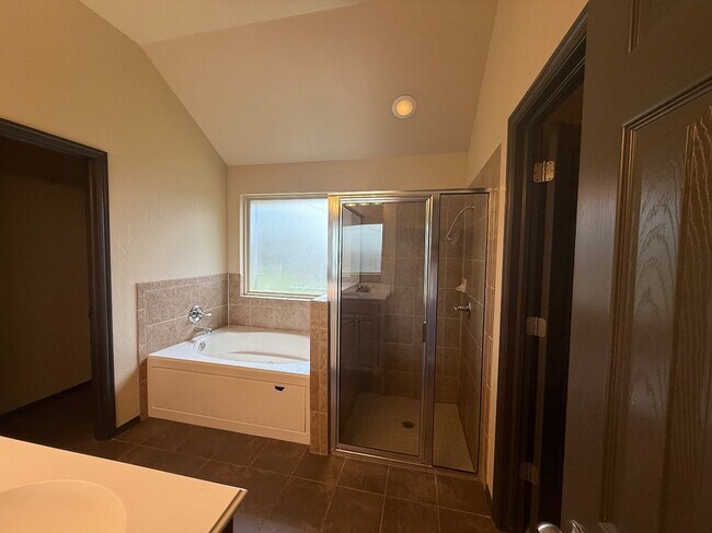 Building Photo - 19132 Cottonwood Ct