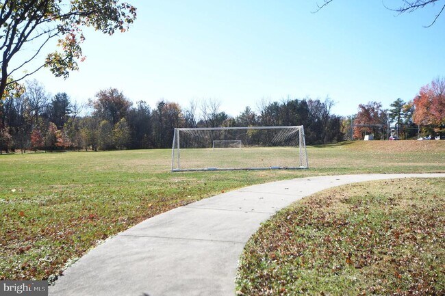 Building Photo - 7812 Briardale Terrace