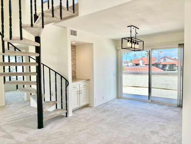Building Photo - The Colony | Oxnard | 2 Bedroom + 2 Bathroom + Loft