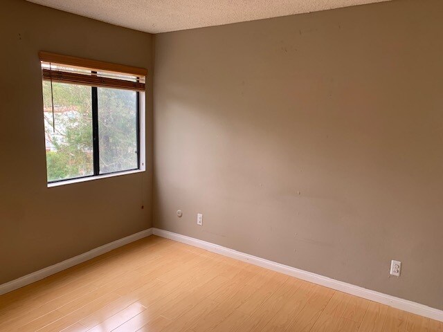 Building Photo - 4866 Via Colina