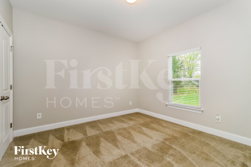 Building Photo - 105 Windstone Dr