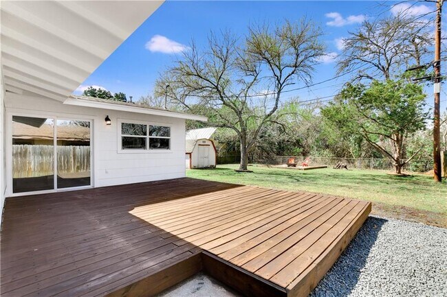 Building Photo - 5204 Creekline Dr