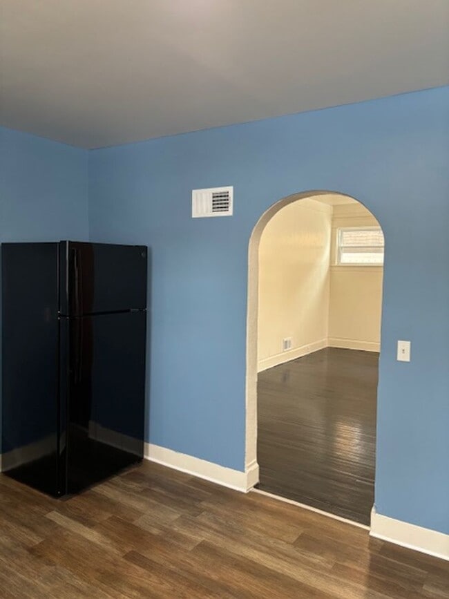 Building Photo - 1468 Hoyt St