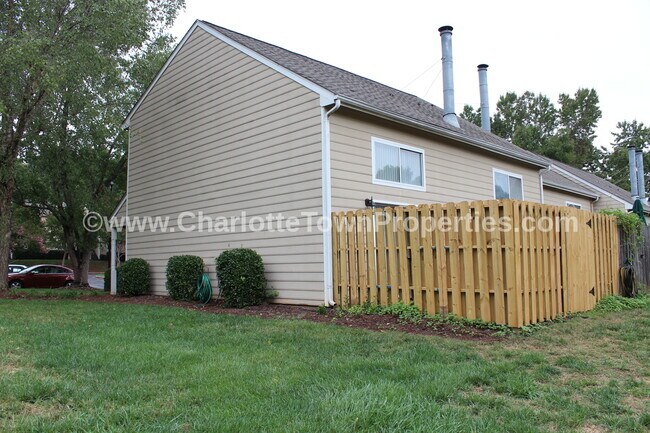 Building Photo - 6115 Heathstone Ln