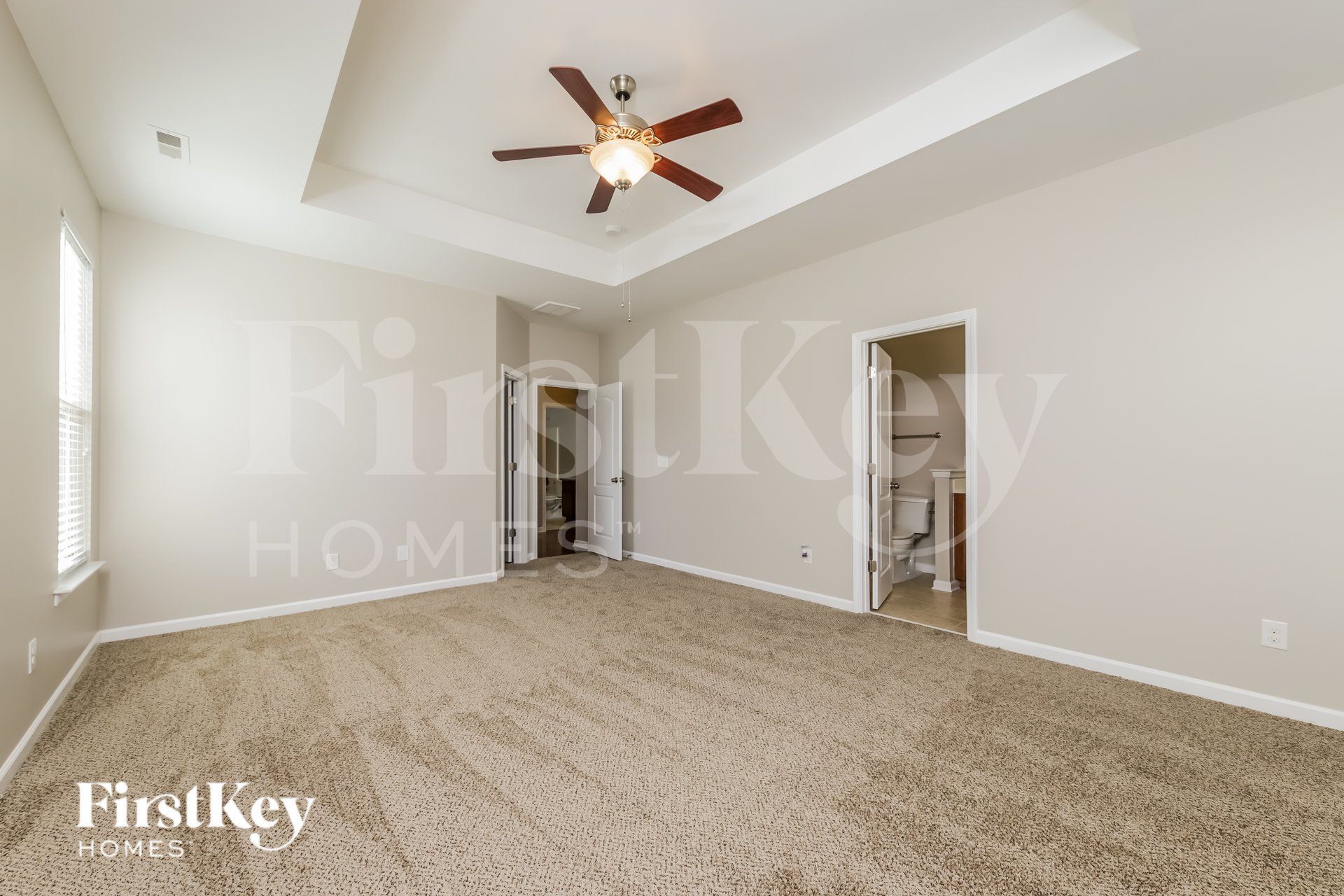 Building Photo - 190 Parkview Ln